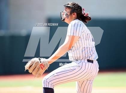 Thumbnail 3 in O'Connor vs. Americas (UIL 6A Softball Semifinal) photogallery.