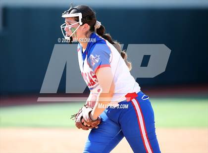 Thumbnail 2 in O'Connor vs. Americas (UIL 6A Softball Semifinal) photogallery.