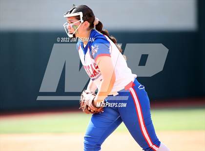 Thumbnail 3 in O'Connor vs. Americas (UIL 6A Softball Semifinal) photogallery.