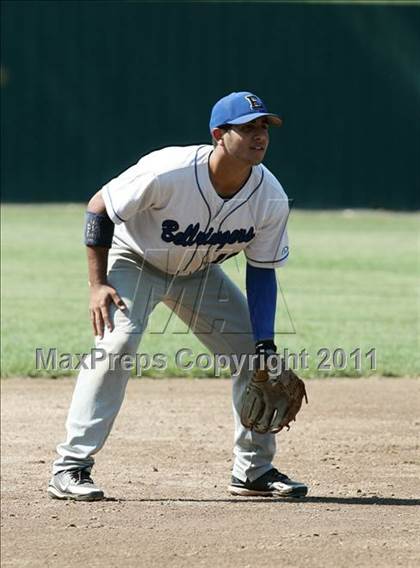 Thumbnail 1 in East Hampton vs. Windsor Locks (CIAC Class S Semifinal) photogallery.