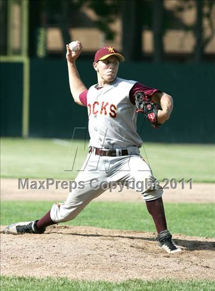 Thumbnail 1 in East Hampton vs. Windsor Locks (CIAC Class S Semifinal) photogallery.