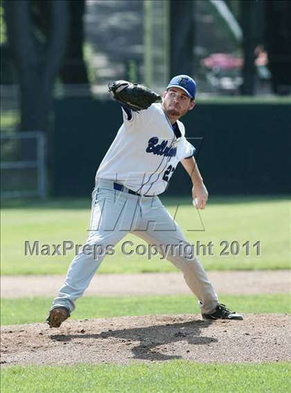 Thumbnail 1 in East Hampton vs. Windsor Locks (CIAC Class S Semifinal) photogallery.