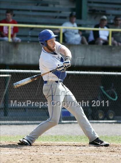 Thumbnail 1 in East Hampton vs. Windsor Locks (CIAC Class S Semifinal) photogallery.