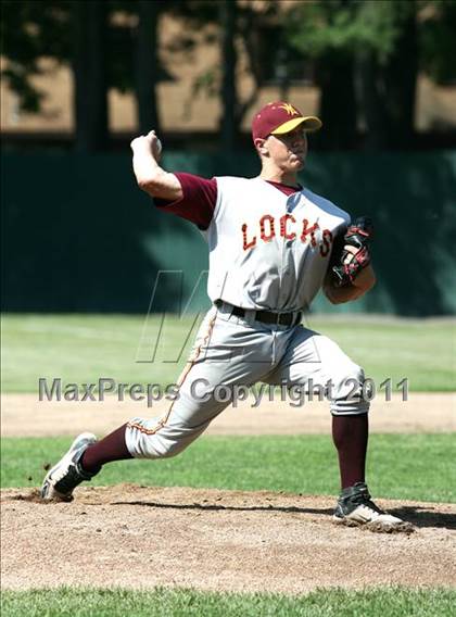 Thumbnail 3 in East Hampton vs. Windsor Locks (CIAC Class S Semifinal) photogallery.
