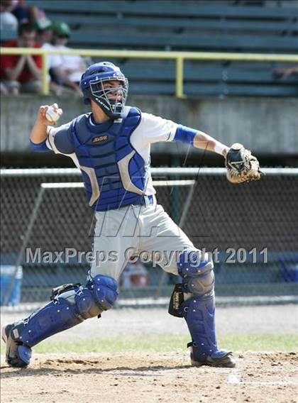Thumbnail 3 in East Hampton vs. Windsor Locks (CIAC Class S Semifinal) photogallery.
