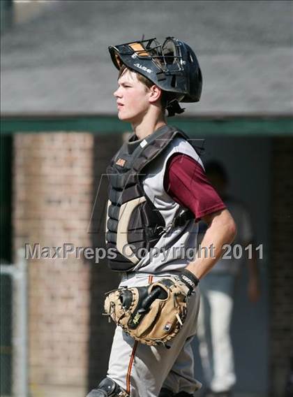 Thumbnail 2 in East Hampton vs. Windsor Locks (CIAC Class S Semifinal) photogallery.