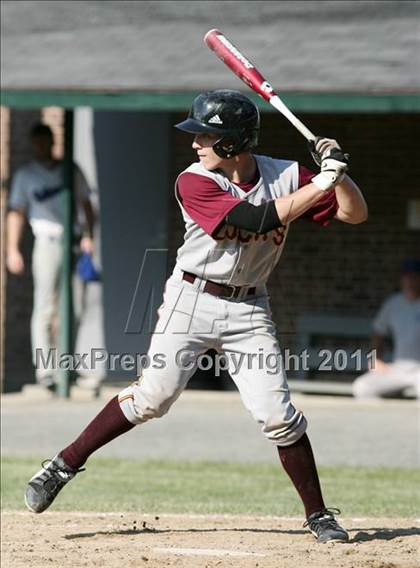 Thumbnail 1 in East Hampton vs. Windsor Locks (CIAC Class S Semifinal) photogallery.