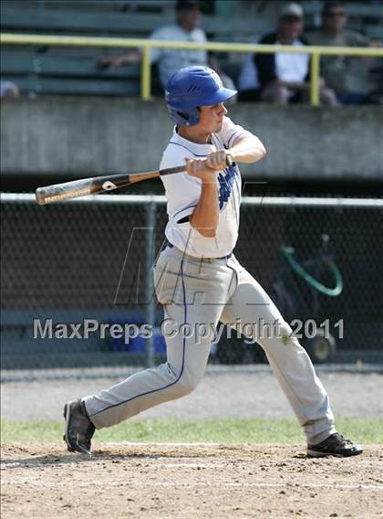 Thumbnail 2 in East Hampton vs. Windsor Locks (CIAC Class S Semifinal) photogallery.