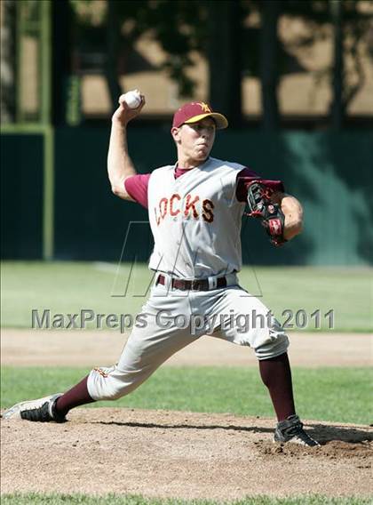 Thumbnail 2 in East Hampton vs. Windsor Locks (CIAC Class S Semifinal) photogallery.