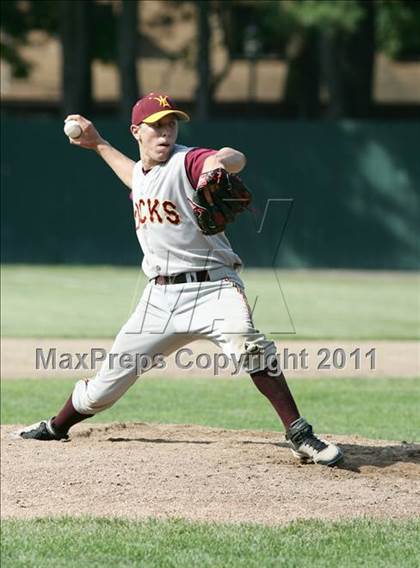 Thumbnail 3 in East Hampton vs. Windsor Locks (CIAC Class S Semifinal) photogallery.