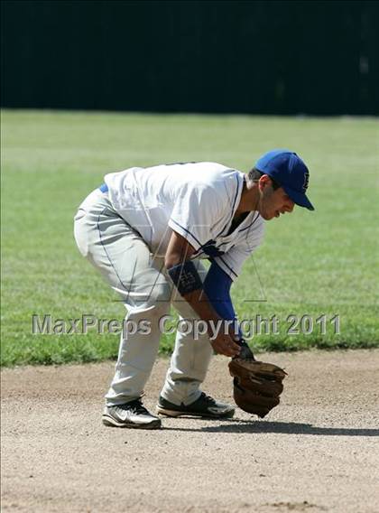 Thumbnail 2 in East Hampton vs. Windsor Locks (CIAC Class S Semifinal) photogallery.