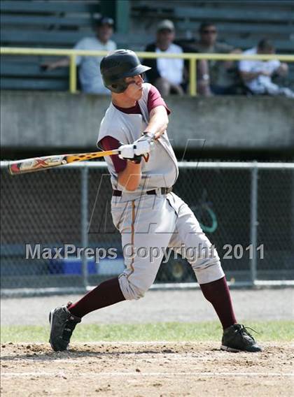 Thumbnail 2 in East Hampton vs. Windsor Locks (CIAC Class S Semifinal) photogallery.