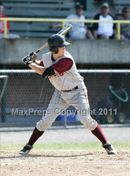 Thumbnail 1 in East Hampton vs. Windsor Locks (CIAC Class S Semifinal) photogallery.