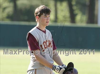 Thumbnail 1 in East Hampton vs. Windsor Locks (CIAC Class S Semifinal) photogallery.