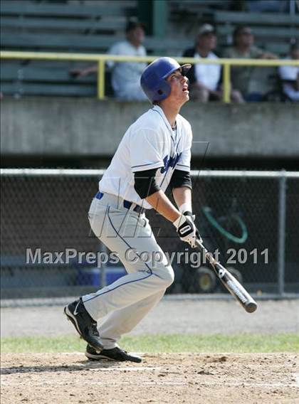 Thumbnail 1 in East Hampton vs. Windsor Locks (CIAC Class S Semifinal) photogallery.