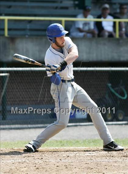 Thumbnail 1 in East Hampton vs. Windsor Locks (CIAC Class S Semifinal) photogallery.