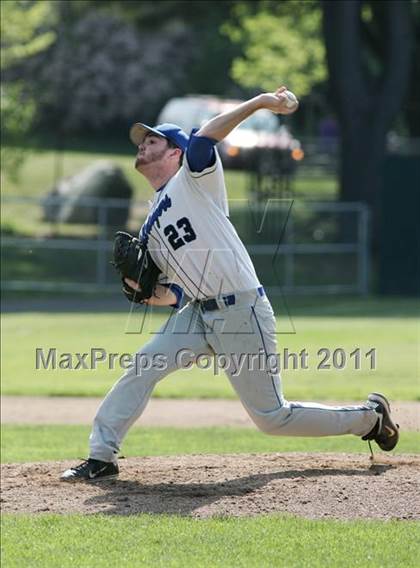 Thumbnail 1 in East Hampton vs. Windsor Locks (CIAC Class S Semifinal) photogallery.