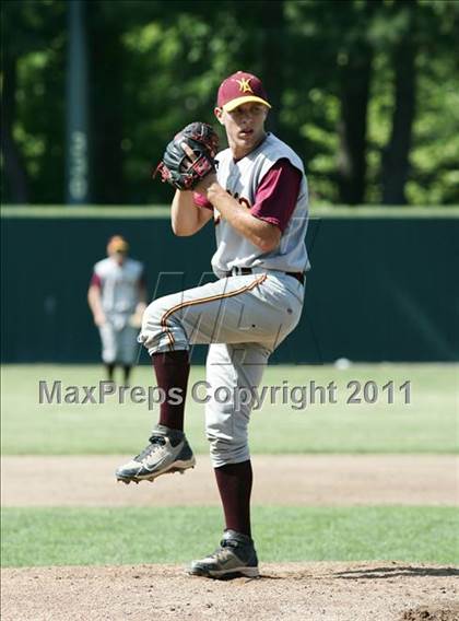 Thumbnail 1 in East Hampton vs. Windsor Locks (CIAC Class S Semifinal) photogallery.