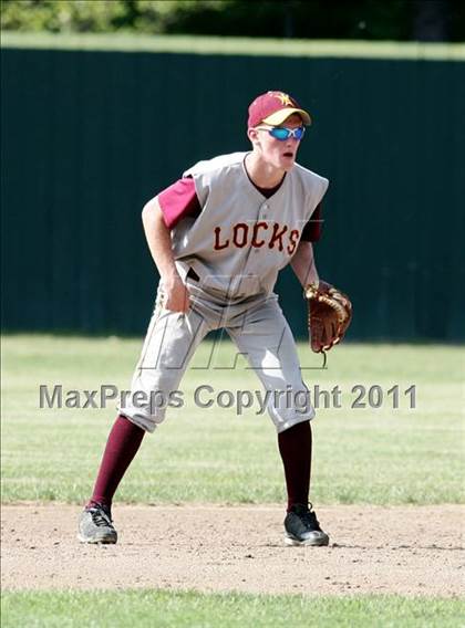 Thumbnail 3 in East Hampton vs. Windsor Locks (CIAC Class S Semifinal) photogallery.