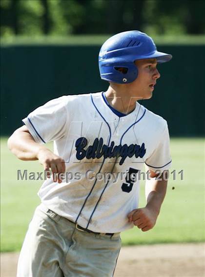 Thumbnail 1 in East Hampton vs. Windsor Locks (CIAC Class S Semifinal) photogallery.