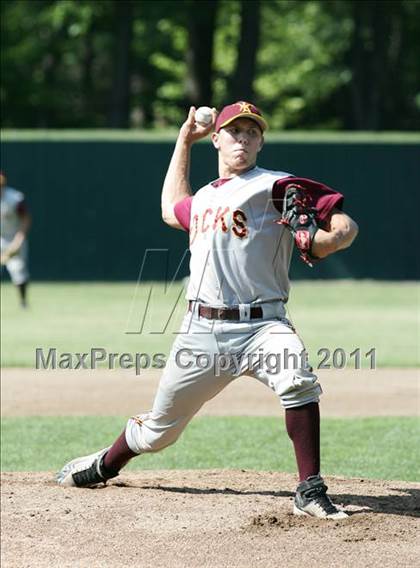 Thumbnail 2 in East Hampton vs. Windsor Locks (CIAC Class S Semifinal) photogallery.