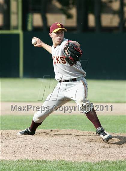 Thumbnail 1 in East Hampton vs. Windsor Locks (CIAC Class S Semifinal) photogallery.