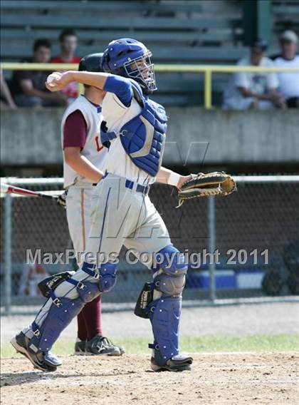 Thumbnail 2 in East Hampton vs. Windsor Locks (CIAC Class S Semifinal) photogallery.