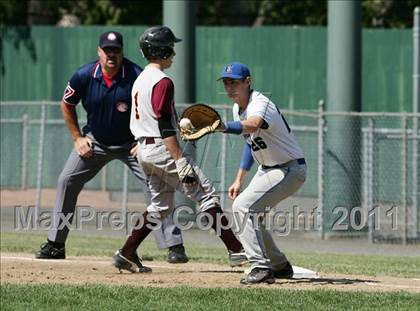 Thumbnail 2 in East Hampton vs. Windsor Locks (CIAC Class S Semifinal) photogallery.