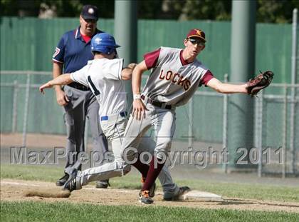 Thumbnail 2 in East Hampton vs. Windsor Locks (CIAC Class S Semifinal) photogallery.