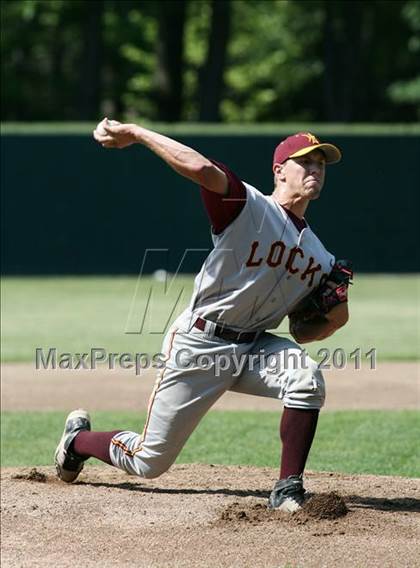 Thumbnail 2 in East Hampton vs. Windsor Locks (CIAC Class S Semifinal) photogallery.