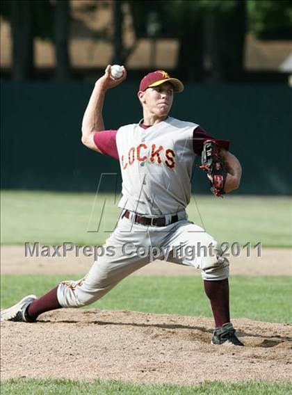 Thumbnail 2 in East Hampton vs. Windsor Locks (CIAC Class S Semifinal) photogallery.