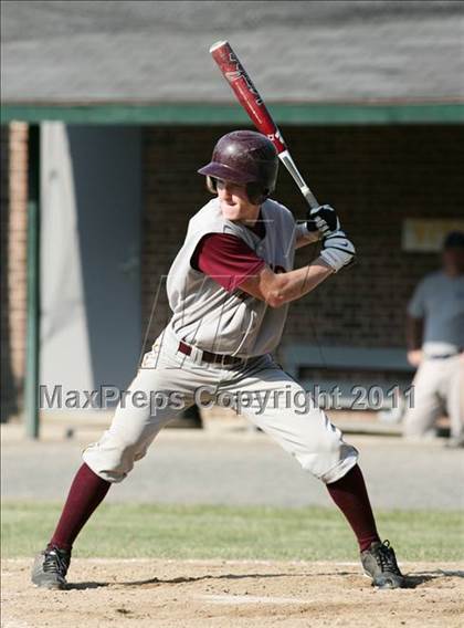 Thumbnail 2 in East Hampton vs. Windsor Locks (CIAC Class S Semifinal) photogallery.