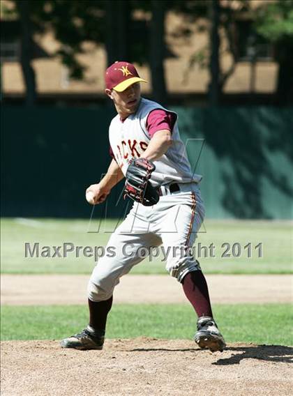 Thumbnail 1 in East Hampton vs. Windsor Locks (CIAC Class S Semifinal) photogallery.