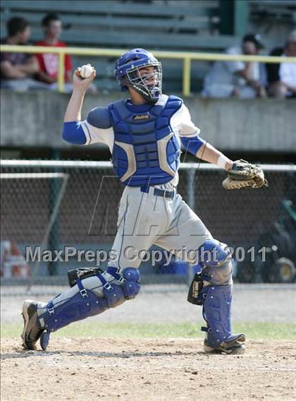 Thumbnail 2 in East Hampton vs. Windsor Locks (CIAC Class S Semifinal) photogallery.