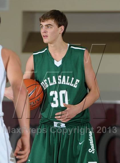 Thumbnail 2 in De La Salle vs. Columbia Christian (MaxPreps Holiday Classic) photogallery.
