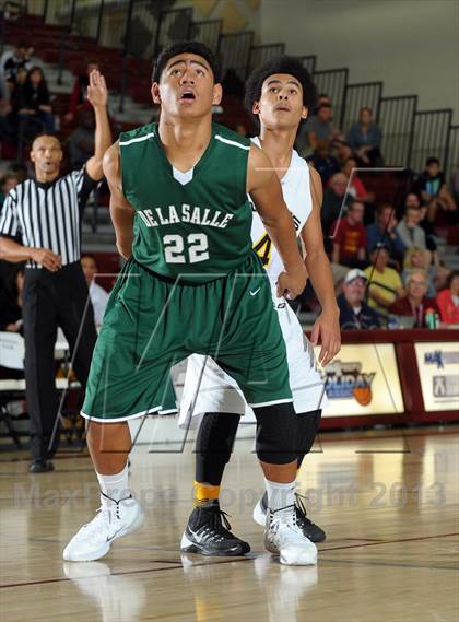 Thumbnail 1 in De La Salle vs. Columbia Christian (MaxPreps Holiday Classic) photogallery.