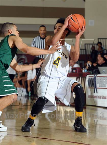 Thumbnail 3 in De La Salle vs. Columbia Christian (MaxPreps Holiday Classic) photogallery.