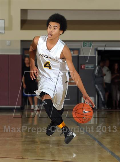 Thumbnail 3 in De La Salle vs. Columbia Christian (MaxPreps Holiday Classic) photogallery.