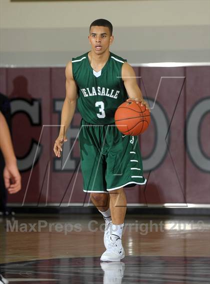 Thumbnail 1 in De La Salle vs. Columbia Christian (MaxPreps Holiday Classic) photogallery.