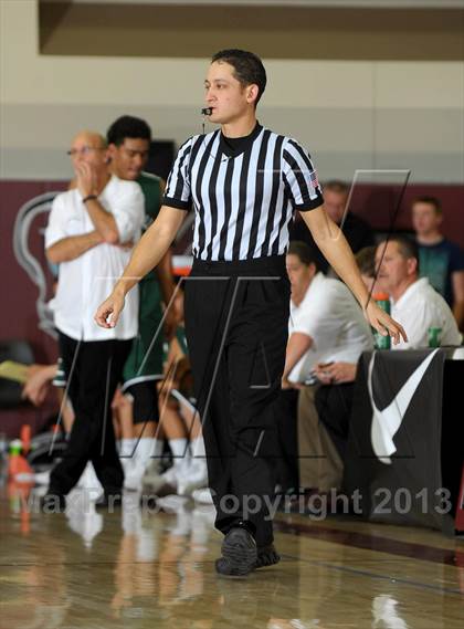 Thumbnail 3 in De La Salle vs. Columbia Christian (MaxPreps Holiday Classic) photogallery.