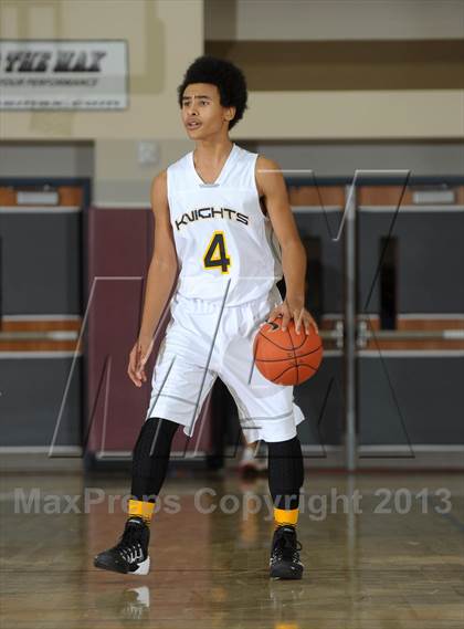 Thumbnail 1 in De La Salle vs. Columbia Christian (MaxPreps Holiday Classic) photogallery.