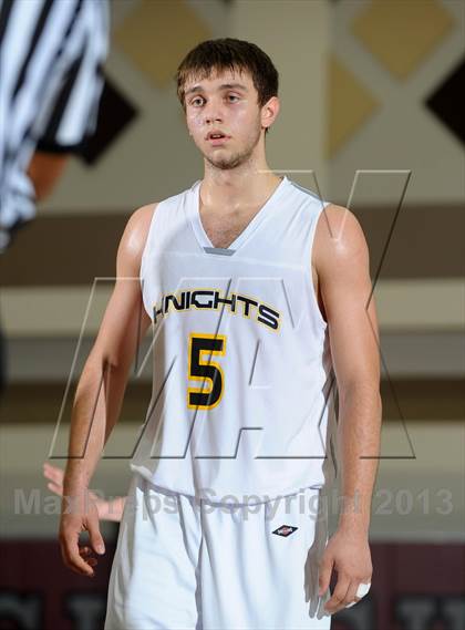 Thumbnail 1 in De La Salle vs. Columbia Christian (MaxPreps Holiday Classic) photogallery.