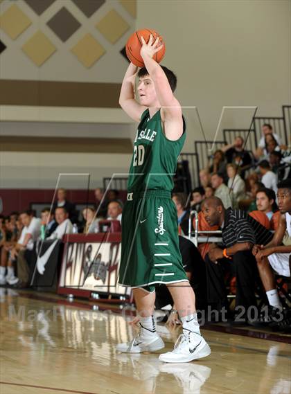 Thumbnail 2 in De La Salle vs. Columbia Christian (MaxPreps Holiday Classic) photogallery.