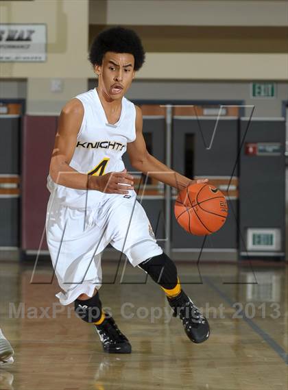 Thumbnail 1 in De La Salle vs. Columbia Christian (MaxPreps Holiday Classic) photogallery.