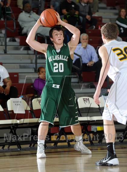 Thumbnail 2 in De La Salle vs. Columbia Christian (MaxPreps Holiday Classic) photogallery.
