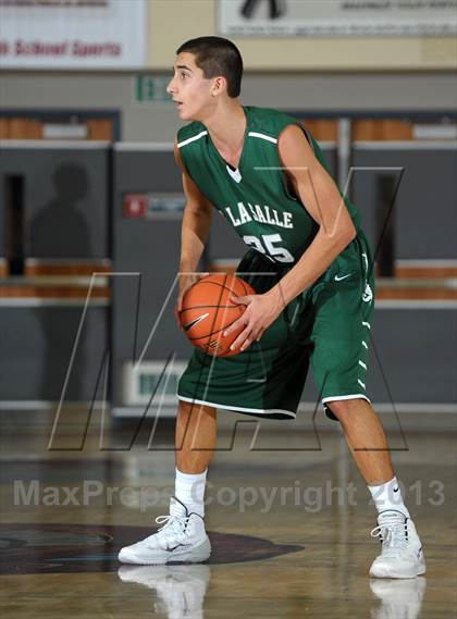Thumbnail 3 in De La Salle vs. Columbia Christian (MaxPreps Holiday Classic) photogallery.