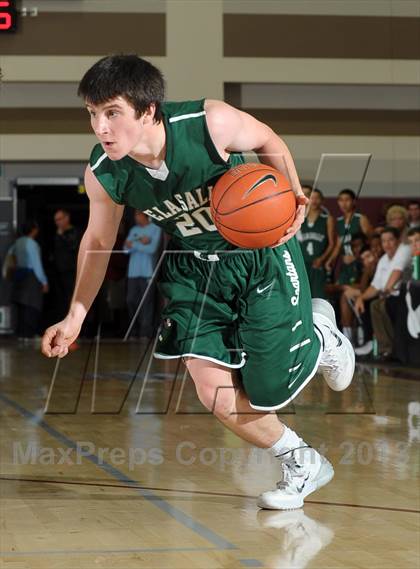 Thumbnail 2 in De La Salle vs. Columbia Christian (MaxPreps Holiday Classic) photogallery.