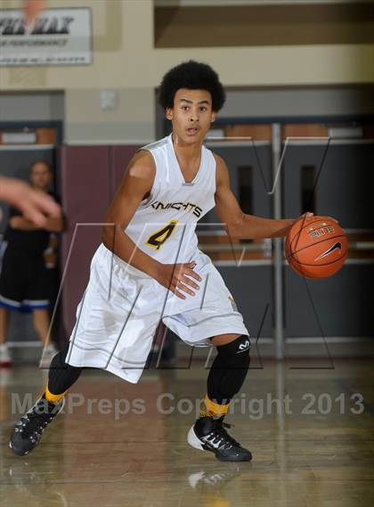 Thumbnail 3 in De La Salle vs. Columbia Christian (MaxPreps Holiday Classic) photogallery.