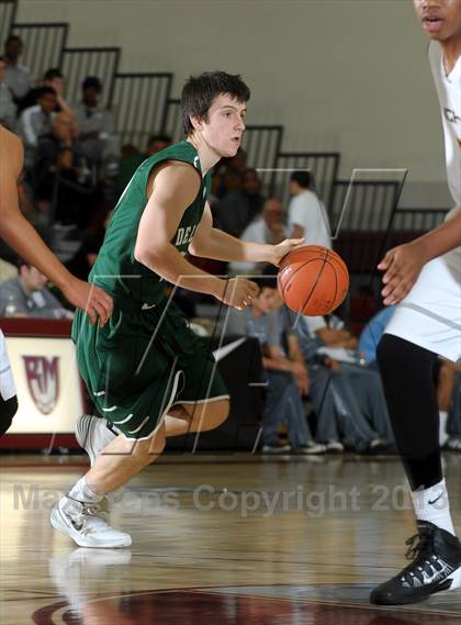 Thumbnail 3 in De La Salle vs. Columbia Christian (MaxPreps Holiday Classic) photogallery.