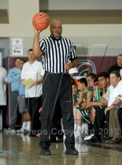 Thumbnail 1 in De La Salle vs. Columbia Christian (MaxPreps Holiday Classic) photogallery.